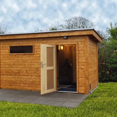 Ferienhaus Bobby بيت للعطل *