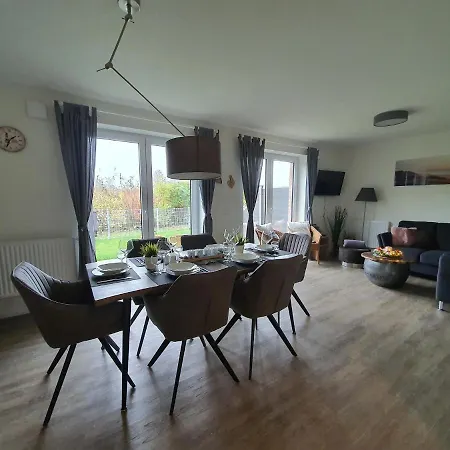 Ferienhaus Bobby بيت للعطل تاتينغ